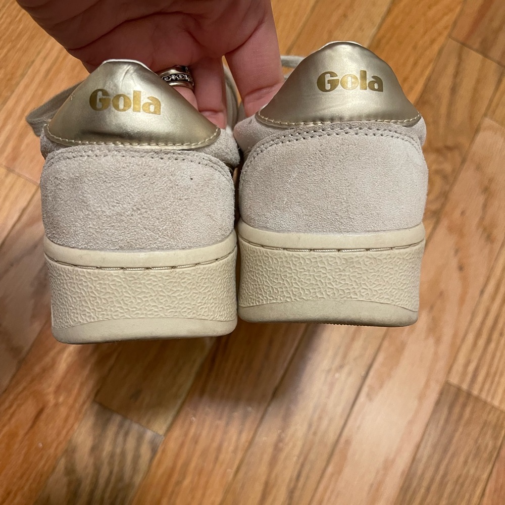 Gola Women's Sneakers in Cream and Gold - Picture 8 of 9